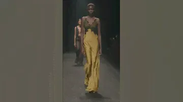 Golden Palm — модный оттенок наступающей осени🧥tissura.ru