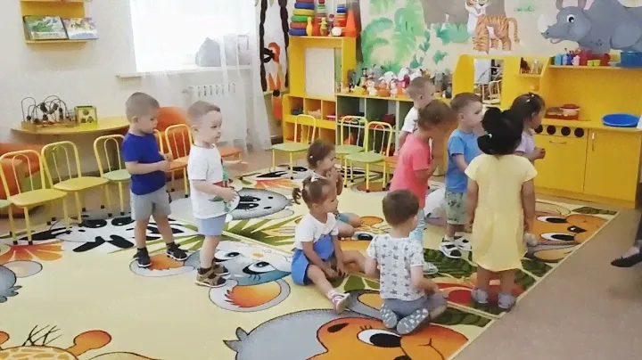 Сиреневая (средняя группа). Музыка