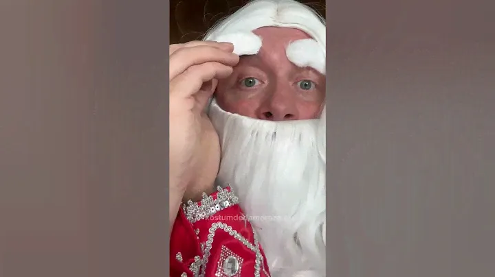 Дед Мороз собирается на работу 🎅🏻 kostumdedamoroza.ru